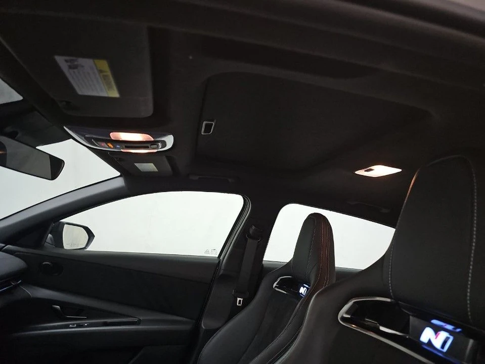 2025 Hyundai Elantra - Image 11 of 16