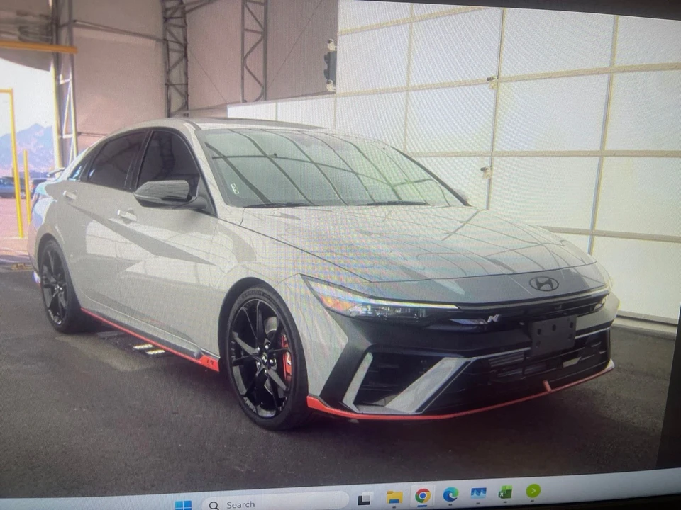 2025 Hyundai Elantra - Image 5 of 11