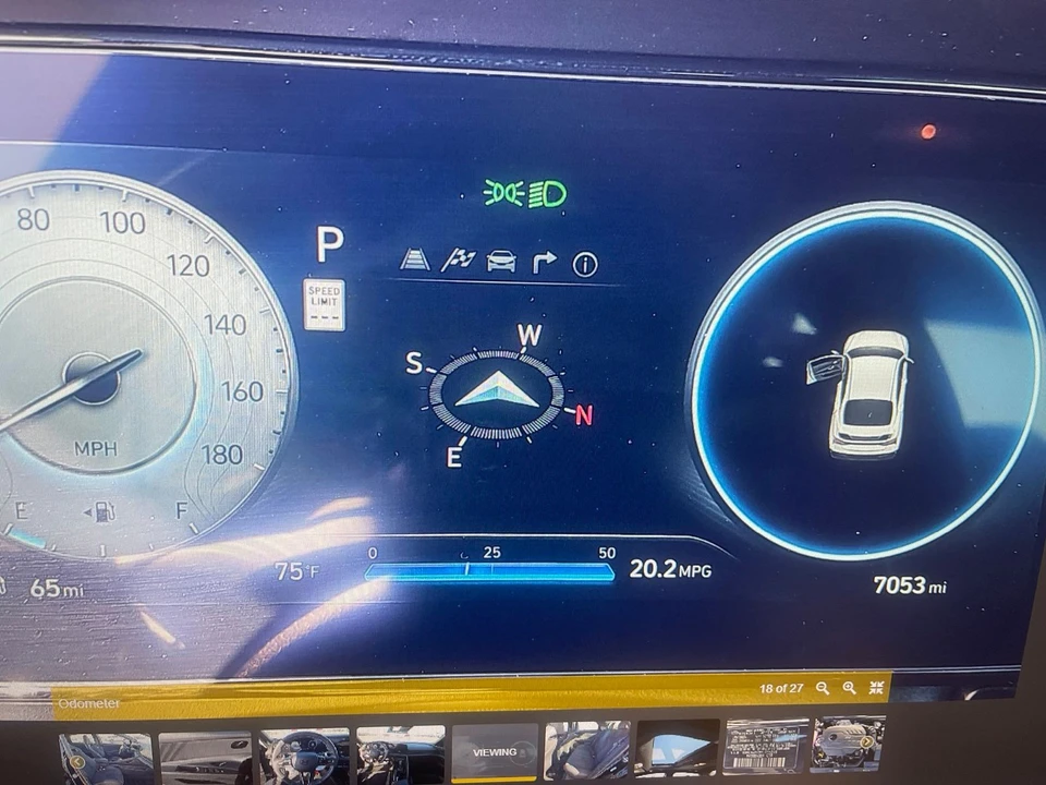2025 Hyundai Elantra - Image 14 of 20