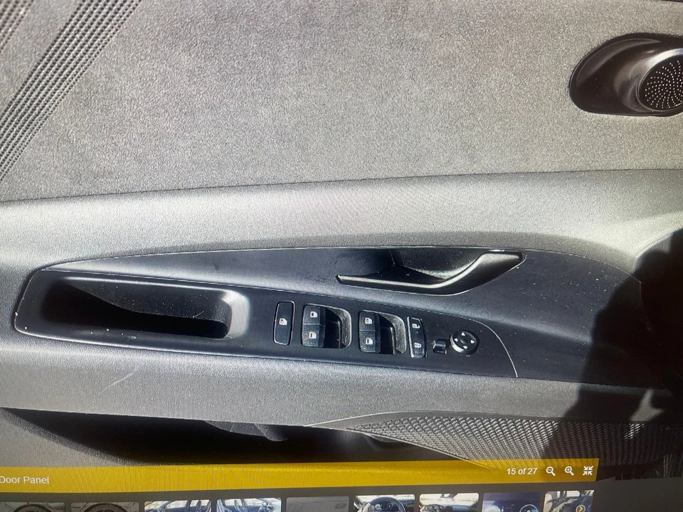 2025 Hyundai Elantra - Image 11 of 20