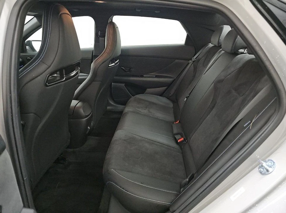 2025 Hyundai Elantra - Image 13 of 16