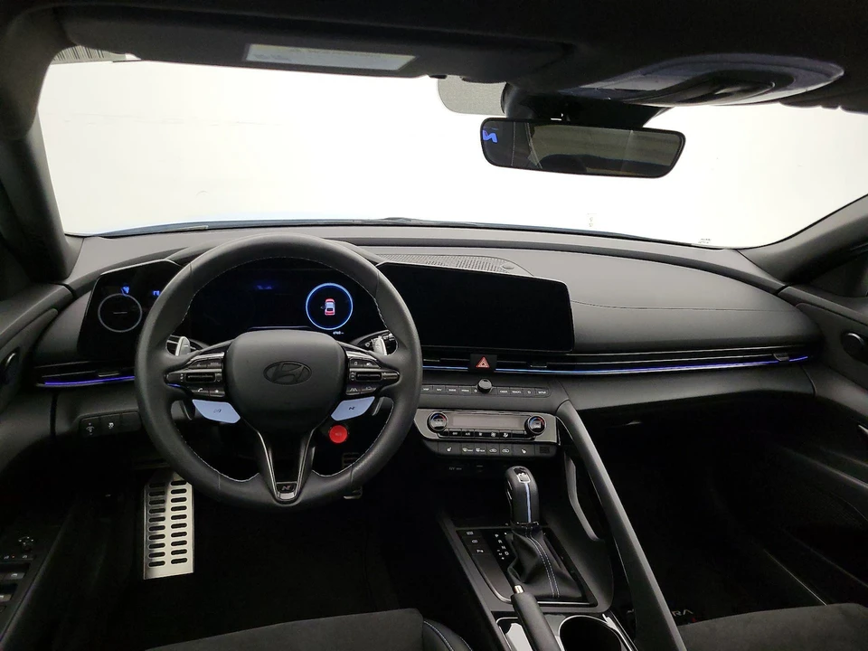 2025 Hyundai Elantra - Image 10 of 28