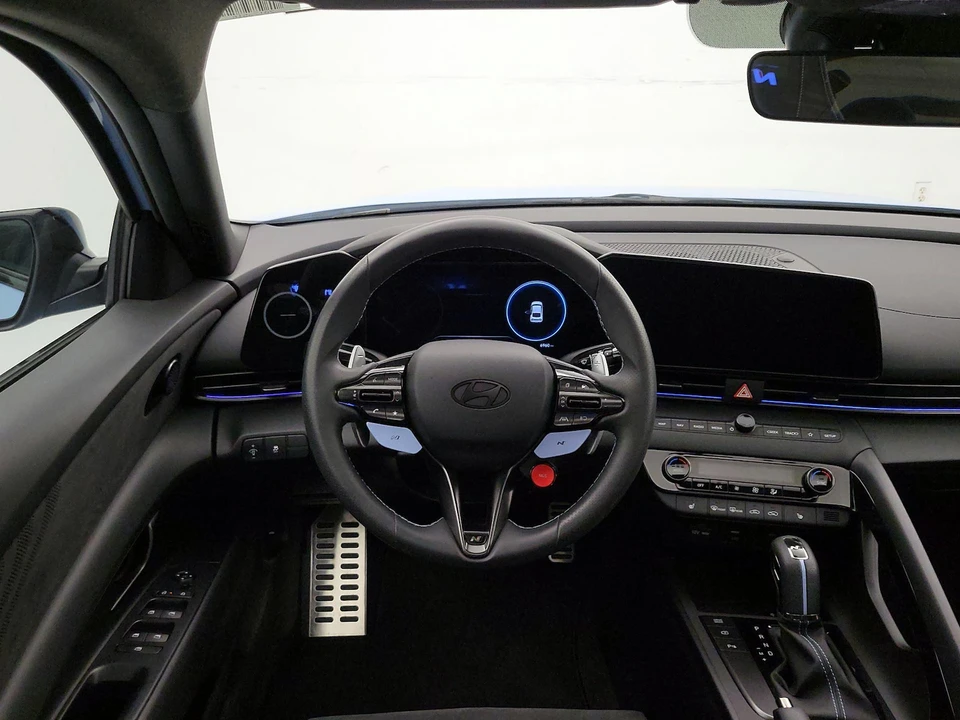 2025 Hyundai Elantra - Image 11 of 28
