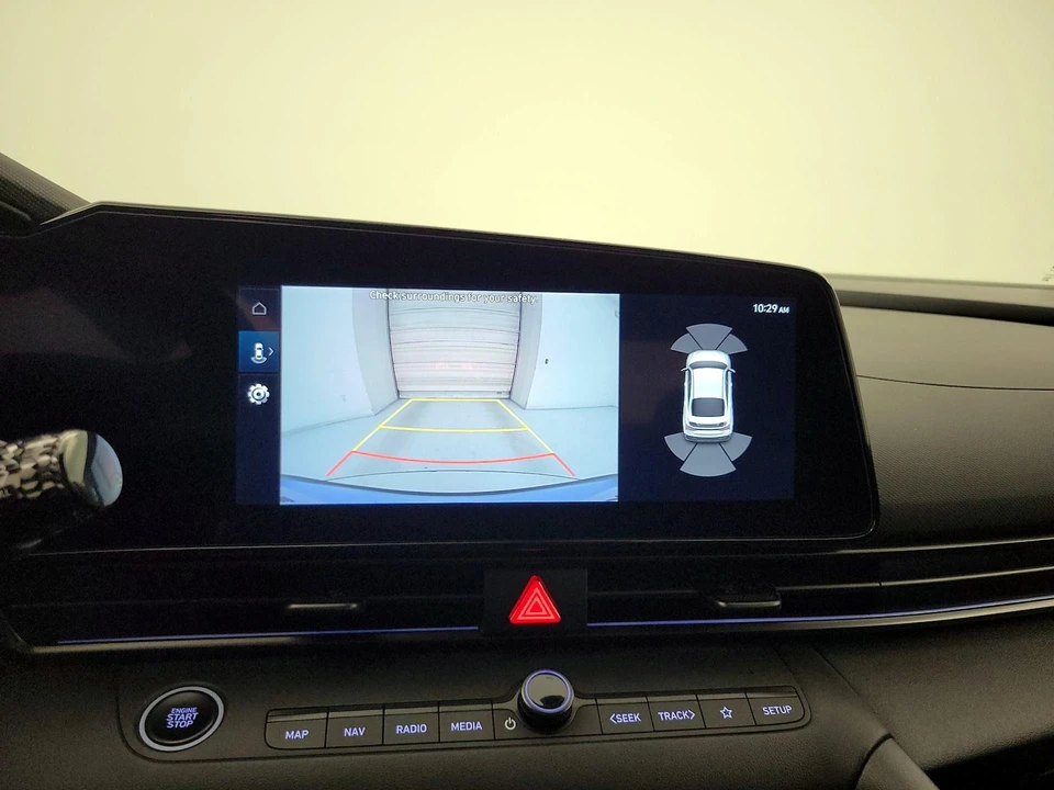 2025 Hyundai Elantra - Image 16 of 28