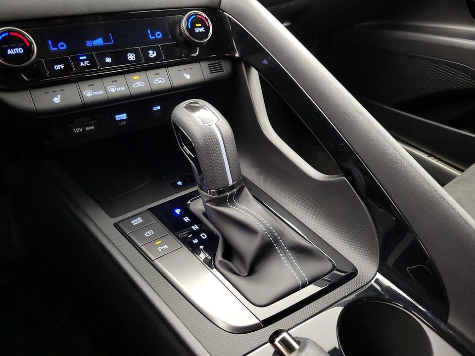 2025 Hyundai Elantra - Image 19 of 28