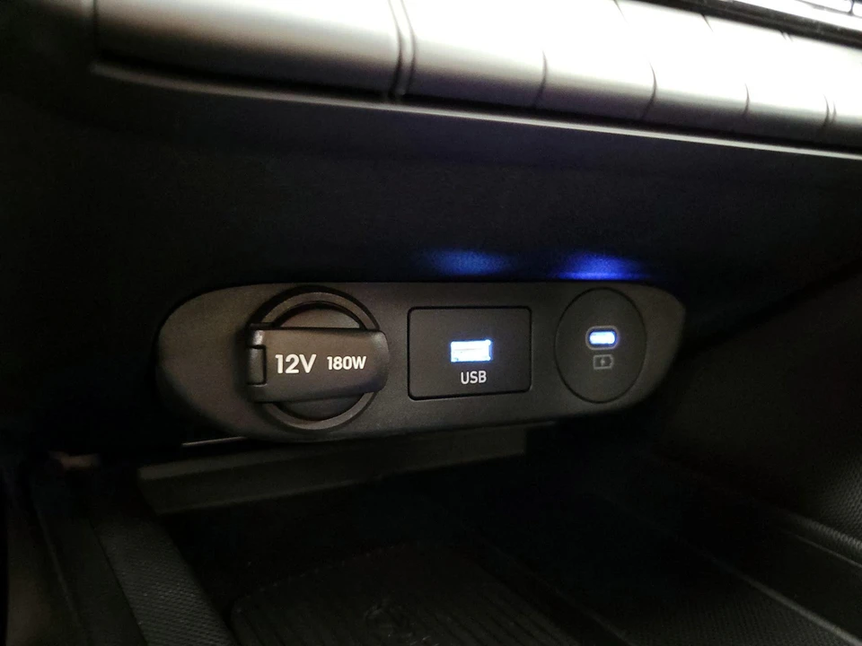 2025 Hyundai Elantra - Image 20 of 28