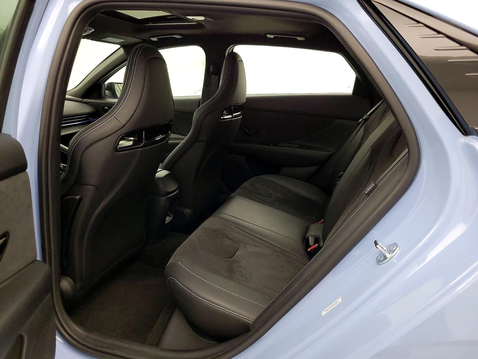 2025 Hyundai Elantra - Image 22 of 28