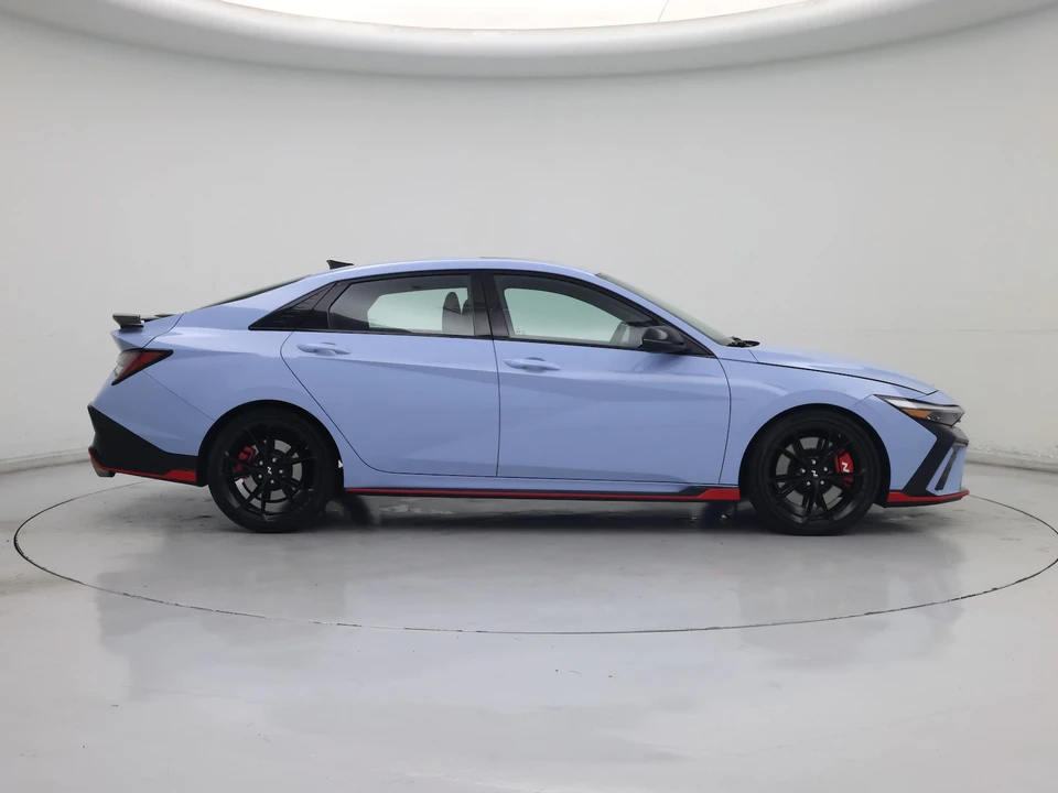 2025 Hyundai Elantra - Image 8 of 28