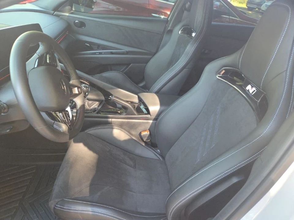 2025 Hyundai Elantra - Image 5 of 12