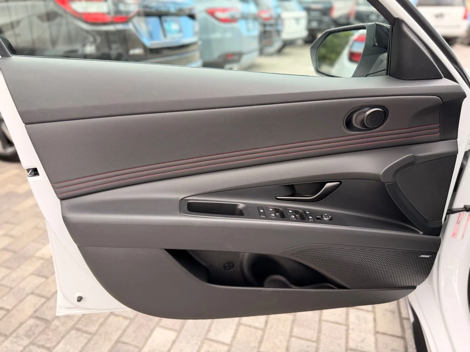 2025 Hyundai Elantra - Image 11 of 21