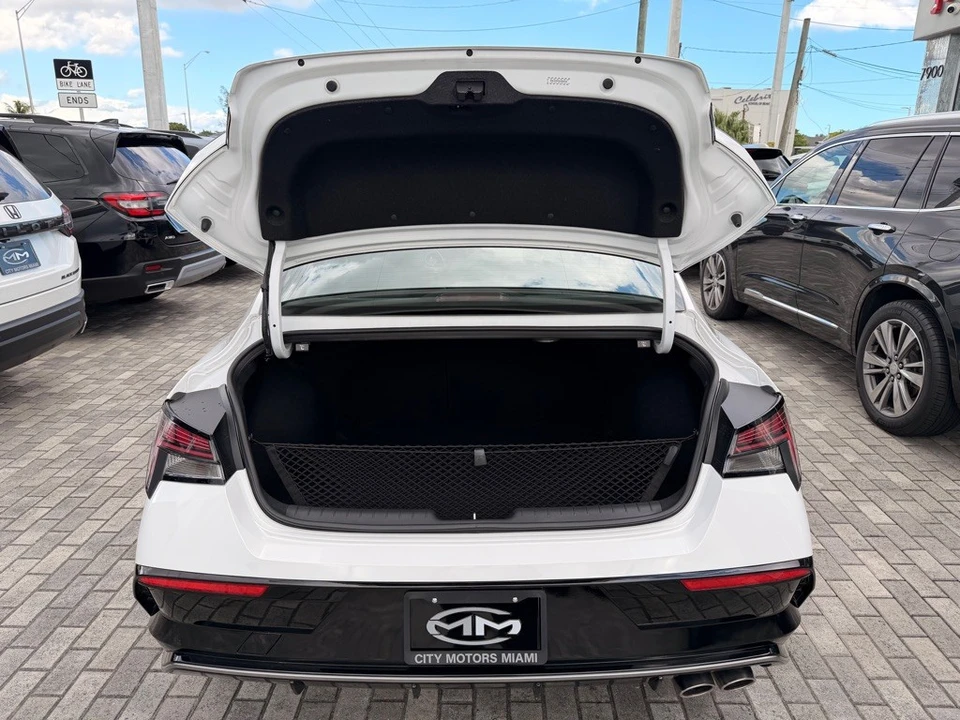 2025 Hyundai Elantra - Image 8 of 21