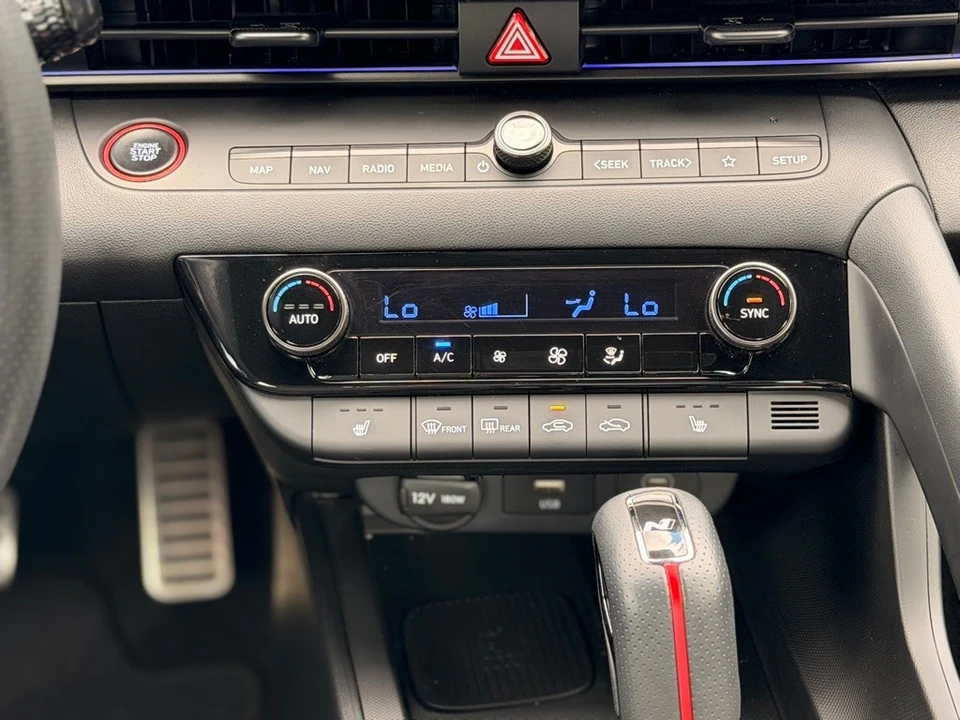 2025 Hyundai Elantra - Image 19 of 21