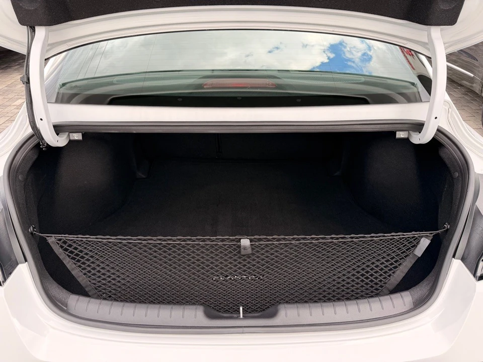 2025 Hyundai Elantra - Image 9 of 21
