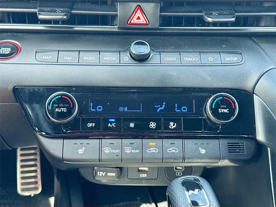 2025 Hyundai Elantra - Image 15 of 21