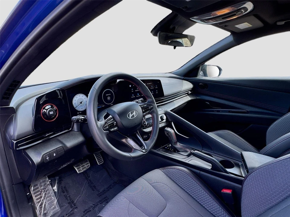 2025 Hyundai Elantra - Image 9 of 21