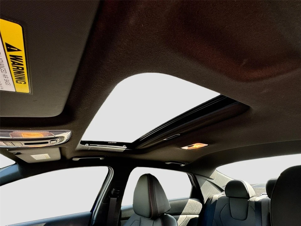 2025 Hyundai Elantra - Image 21 of 21