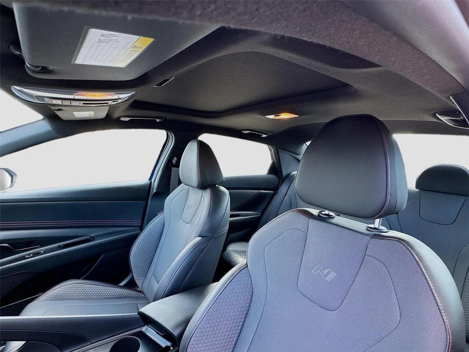 2025 Hyundai Elantra - Image 19 of 21