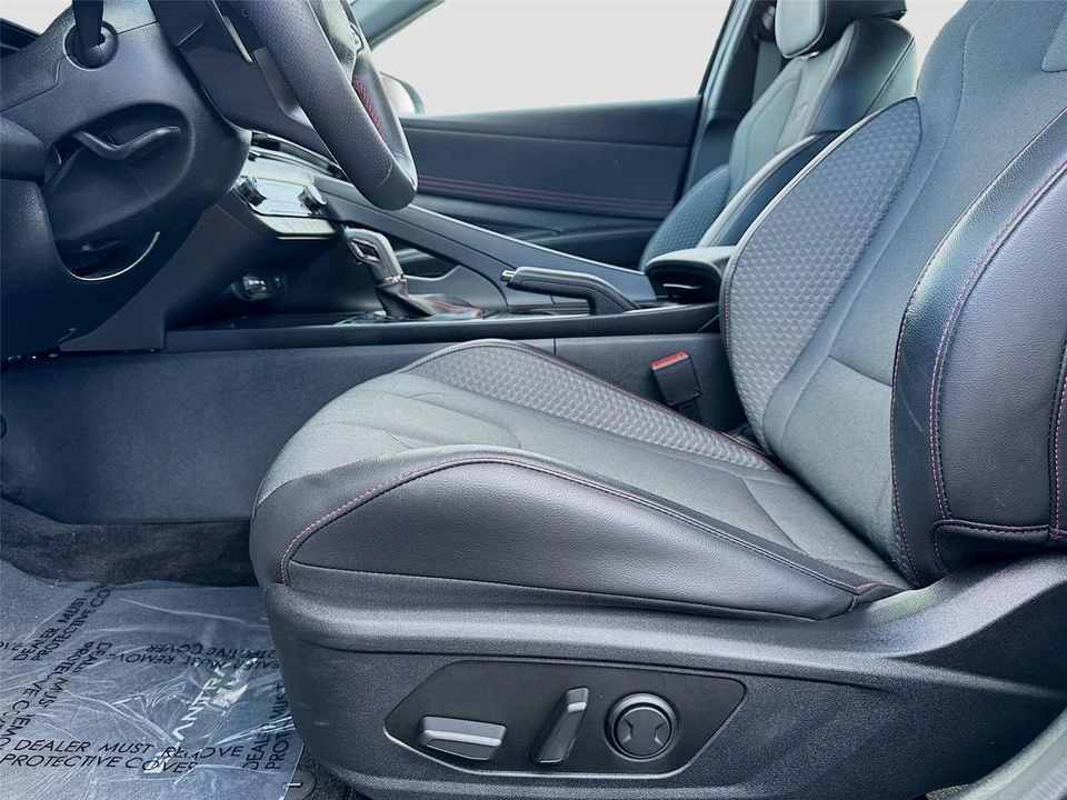 2025 Hyundai Elantra - Image 17 of 21