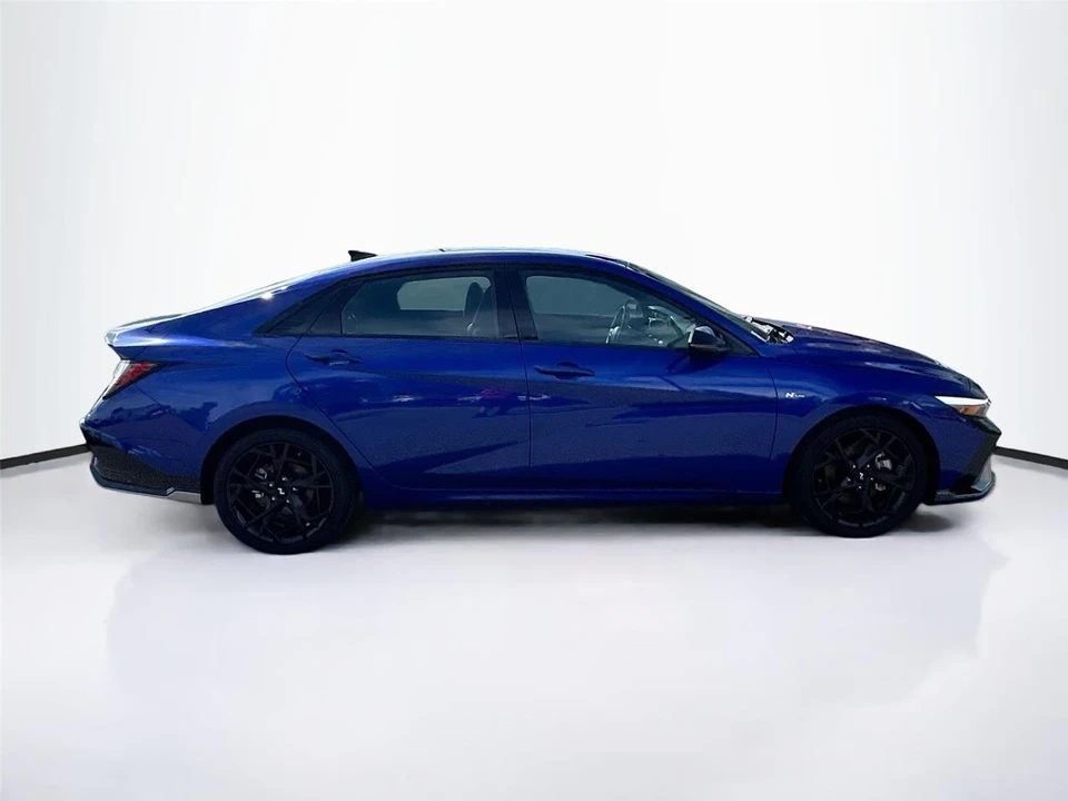 2025 Hyundai Elantra - Image 8 of 21