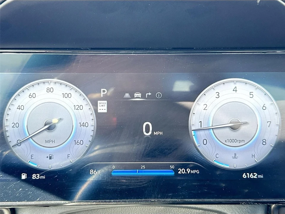 2025 Hyundai Elantra - Image 11 of 21