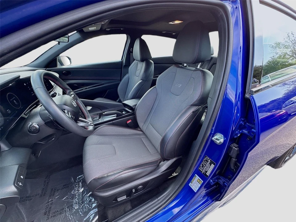 2025 Hyundai Elantra - Image 18 of 21