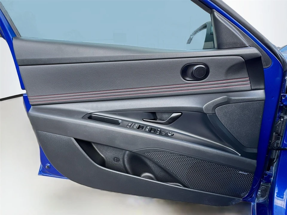 2025 Hyundai Elantra - Image 16 of 21