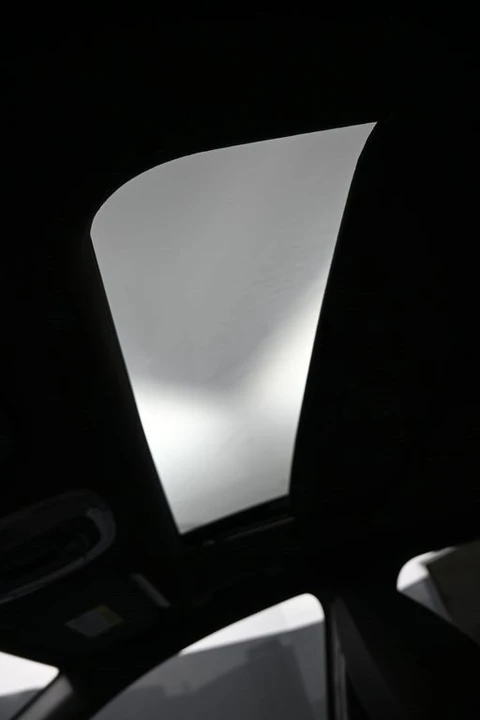 2025 Hyundai Elantra - Image 18 of 21