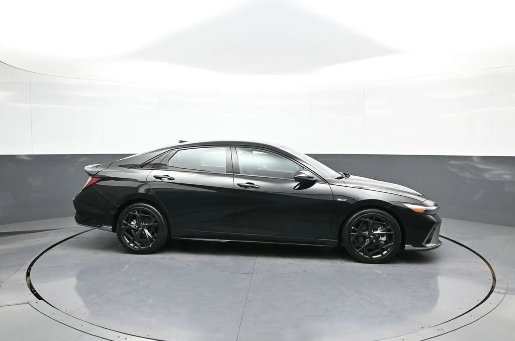 2025 Hyundai Elantra - Image 5 of 12