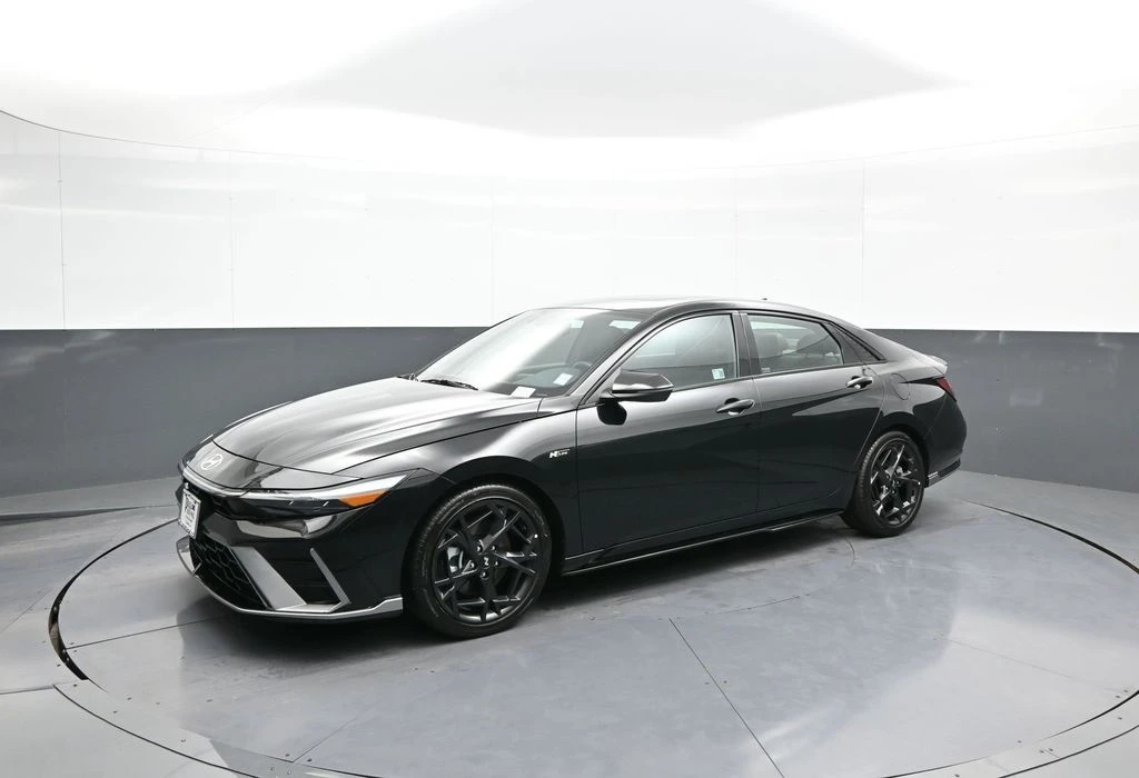 2025 Hyundai Elantra - Image 10 of 12