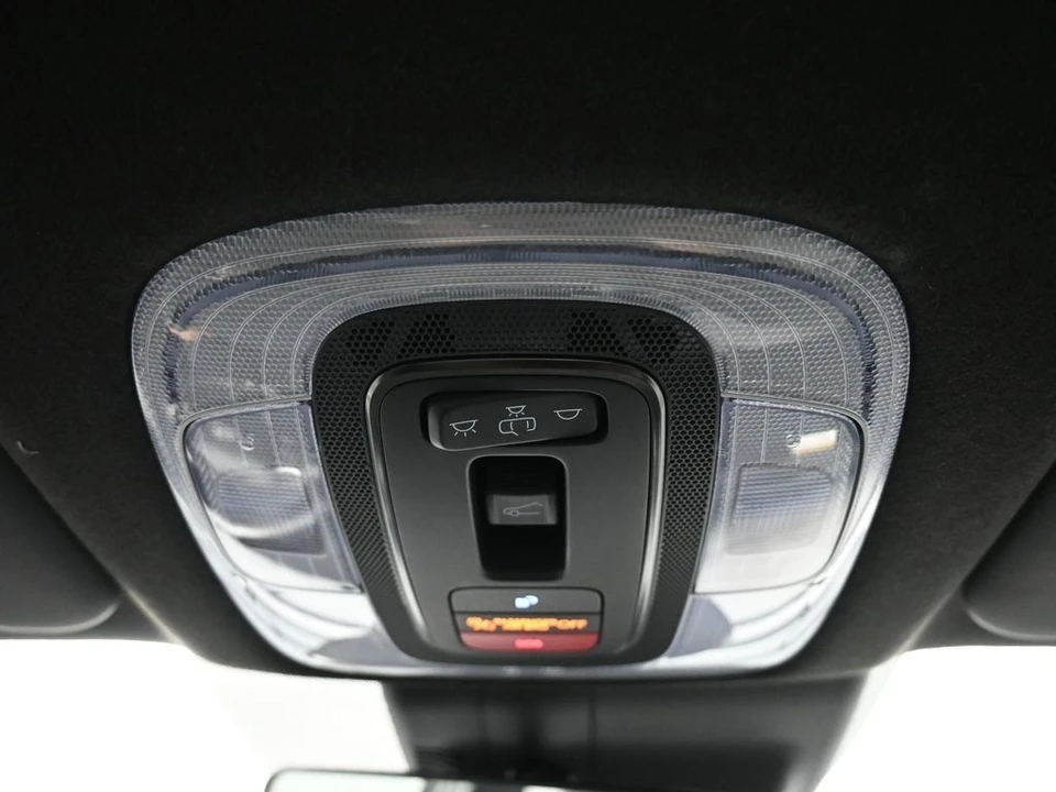 2025 Hyundai Elantra - Image 17 of 21