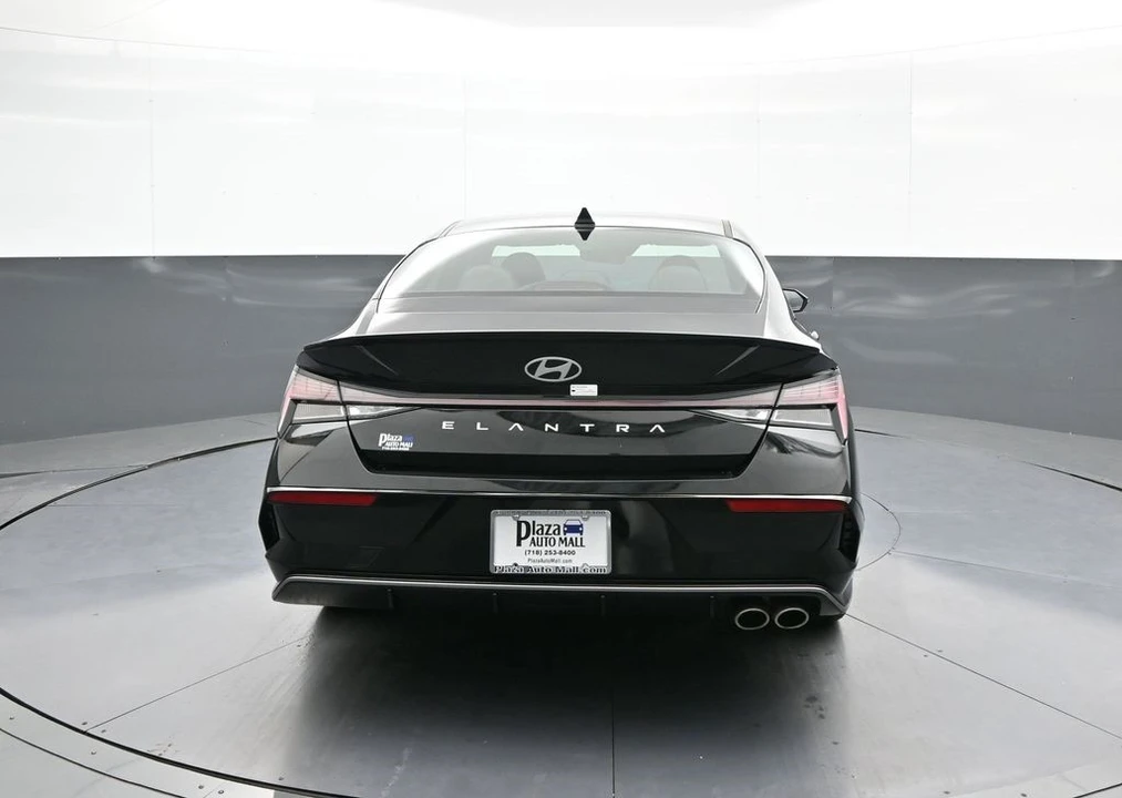 2025 Hyundai Elantra - Image 7 of 21