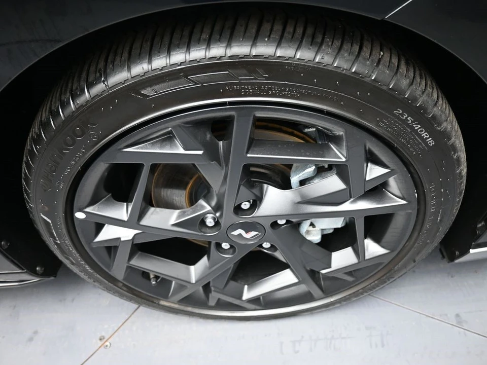 2025 Hyundai Elantra - Image 13 of 21