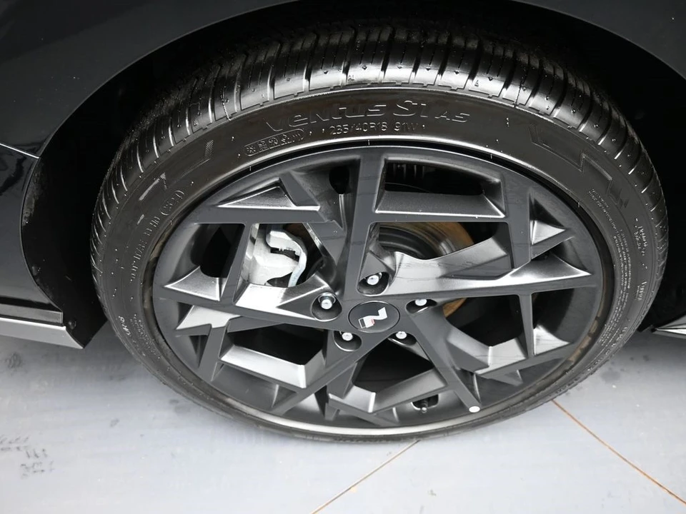 2025 Hyundai Elantra - Image 12 of 12