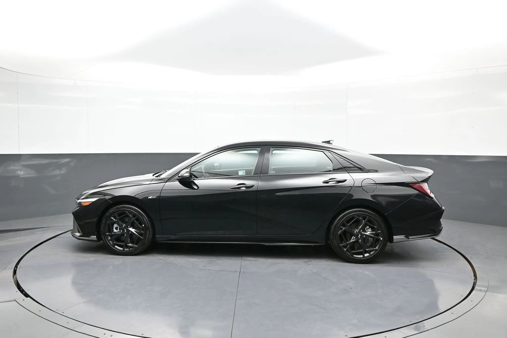 2025 Hyundai Elantra - Image 9 of 21