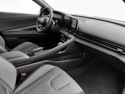 2025 Hyundai Elantra - Image 5 of 7