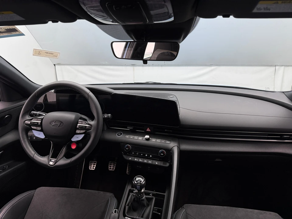2025 Hyundai Elantra - Image 2 of 31