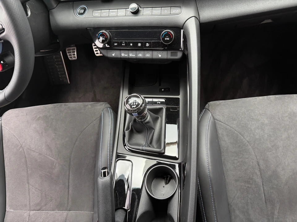 2025 Hyundai Elantra - Image 5 of 31