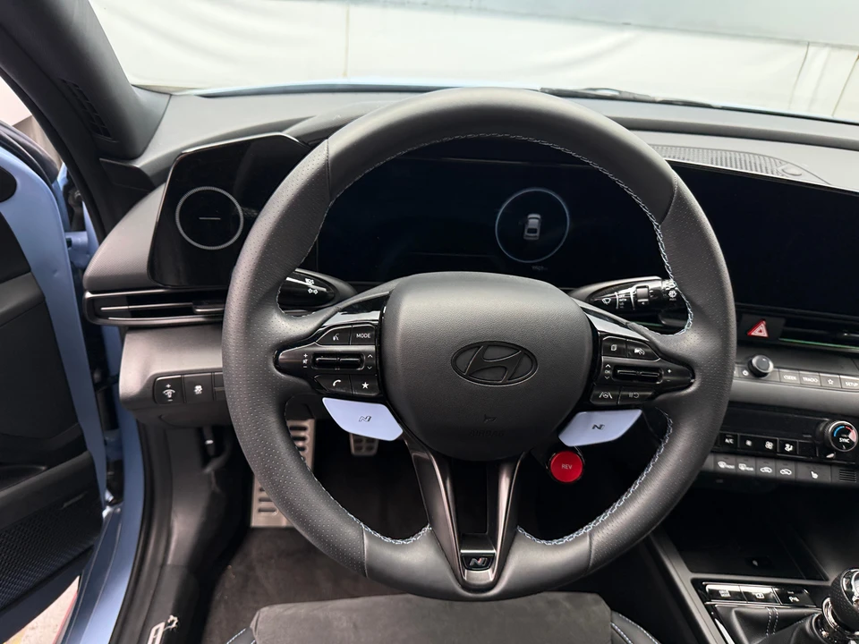 2025 Hyundai Elantra - Image 4 of 31