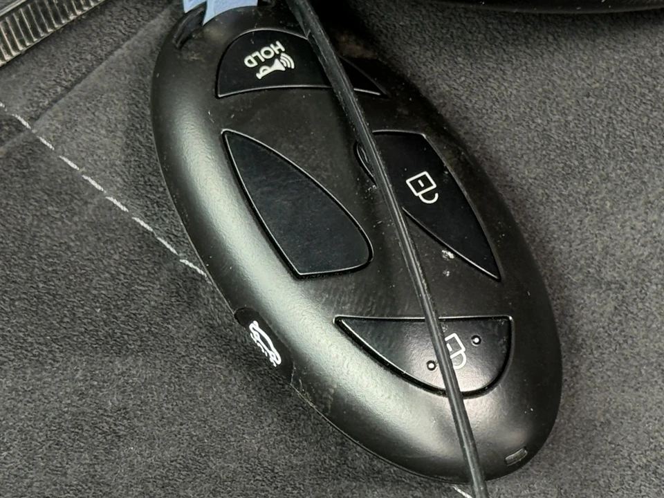 2025 Hyundai Elantra - Image 12 of 31