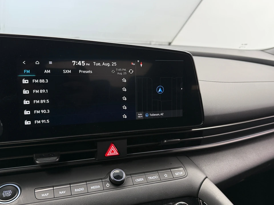 2025 Hyundai Elantra - Image 13 of 31