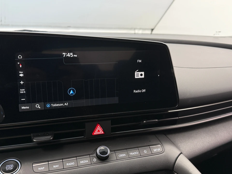 2025 Hyundai Elantra - Image 14 of 31