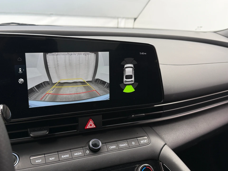 2025 Hyundai Elantra - Image 15 of 31