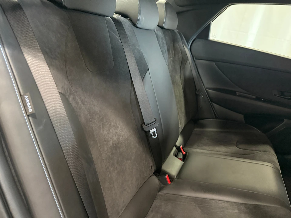 2025 Hyundai Elantra - Image 7 of 31