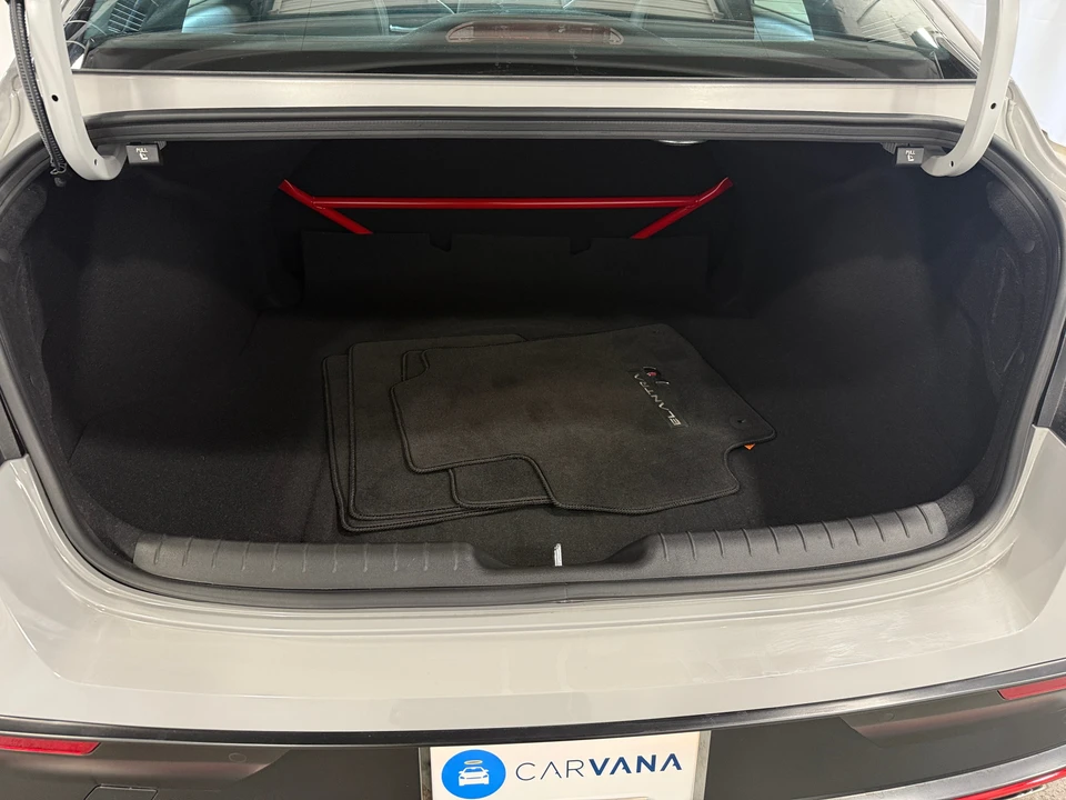 2025 Hyundai Elantra - Image 8 of 31