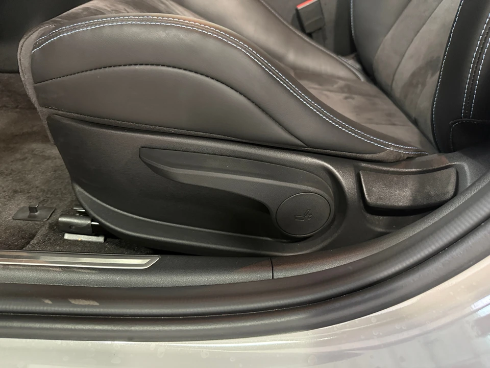 2025 Hyundai Elantra - Image 2 of 31