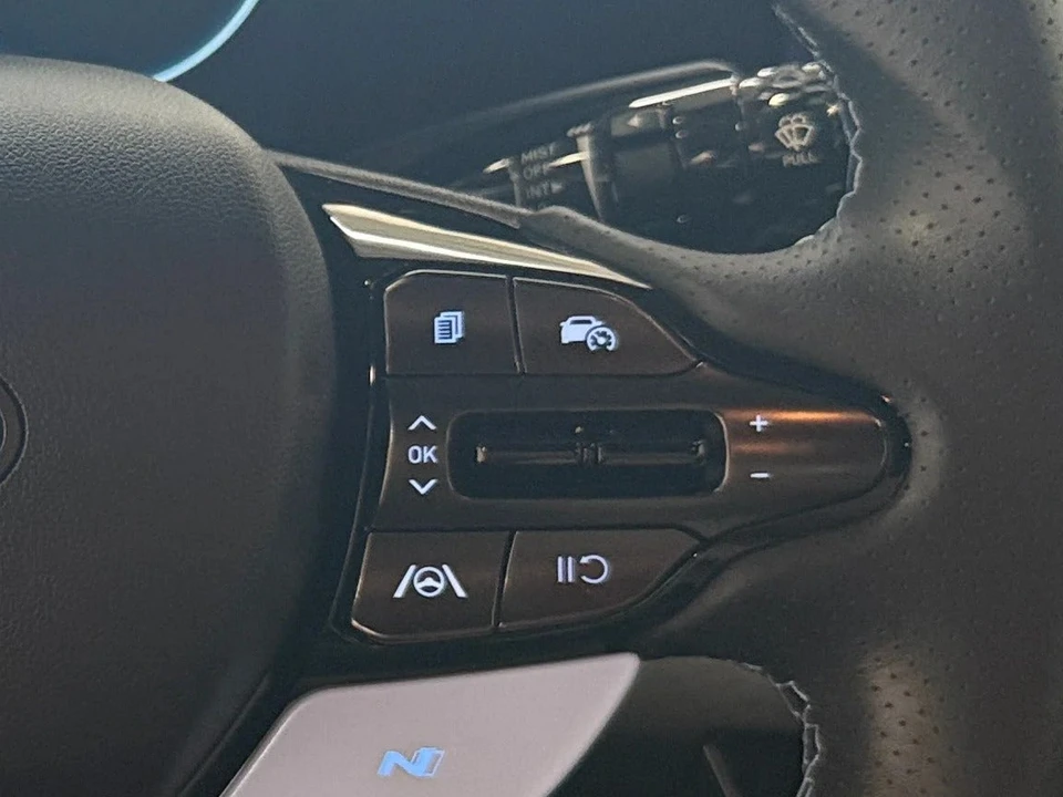 2025 Hyundai Elantra - Image 19 of 31