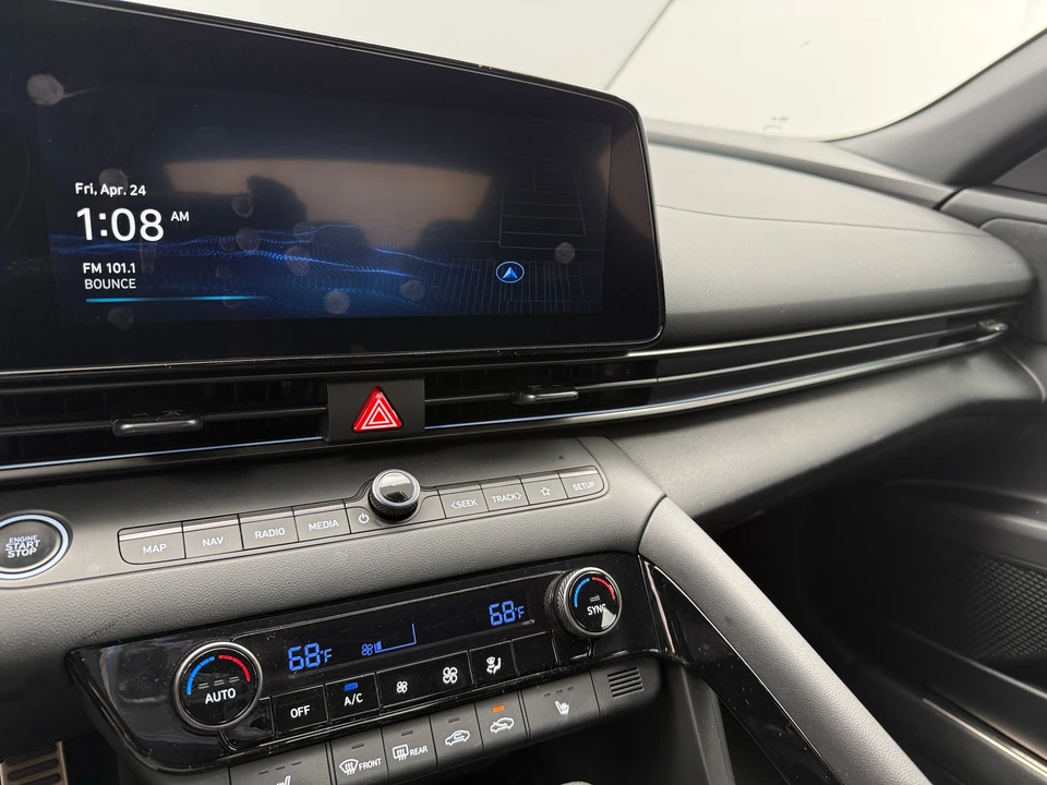 2025 Hyundai Elantra - Image 10 of 20