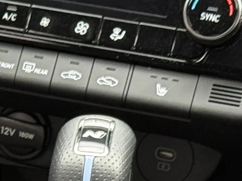 2025 Hyundai Elantra - Image 16 of 20