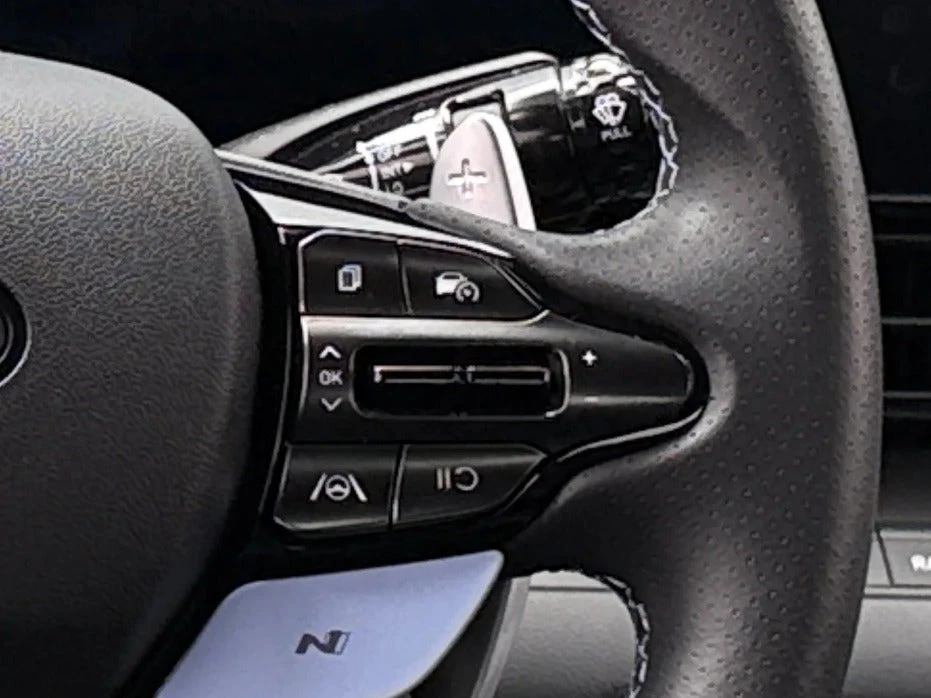 2025 Hyundai Elantra - Image 19 of 20