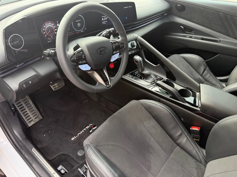 2025 Hyundai Elantra - Image 10 of 13